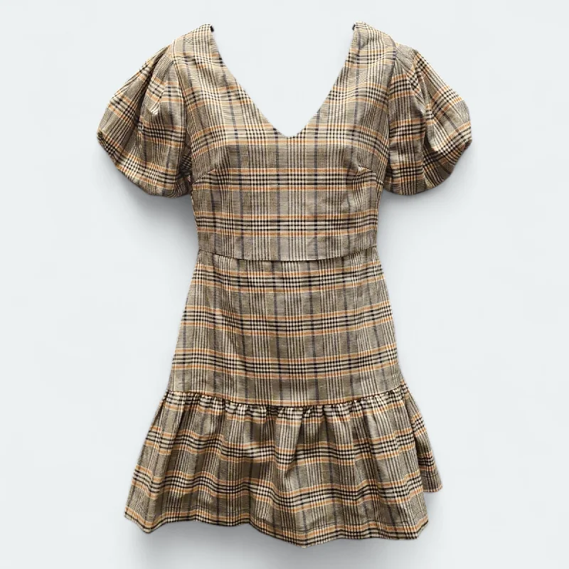 Dress Casual Short By Lulus In Plaid Pattern, Size: S Skirt with Buttons