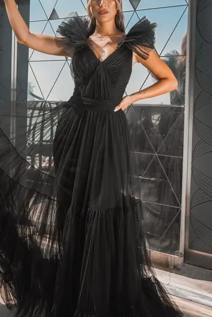 A-Line Straps V-Neck Pleated Tulle Sleeveless Black Long Prom Dress Skater Maxi Skirt